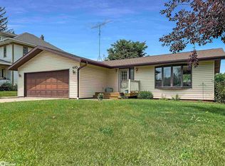410 3rd St, Dumont, IA 50625
