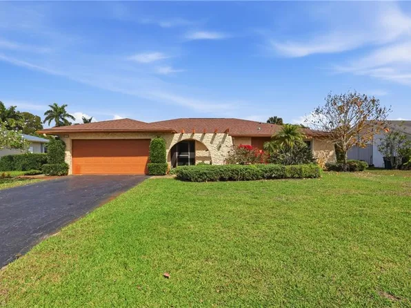 135 Pebble Beach Blvd, Naples, FL 34113