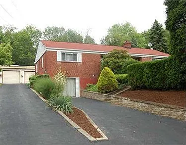 2455 Hampton Ave photo 1
