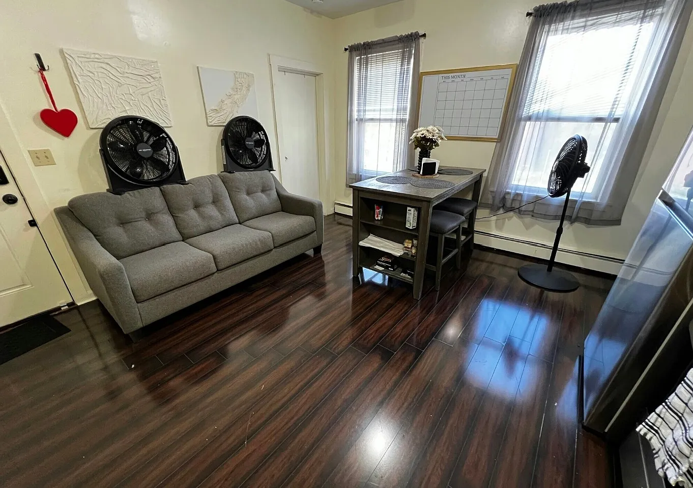 3 bed, 9999 sqft, $4,800 — Photo 2