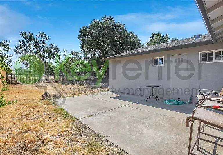 8256 Manhart Way — Photo 26