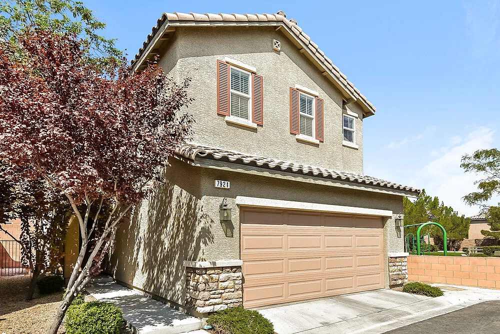 3 bed, 2.5 bath, 1614 sqft, $2,710 — Photo 4