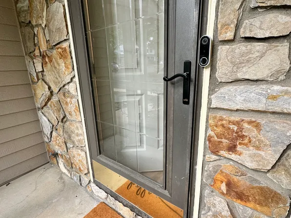 4074 N Course Dr, Charlotte, NC 28277