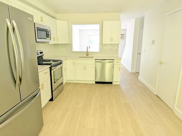 446 Perkins Ave — Photo 2