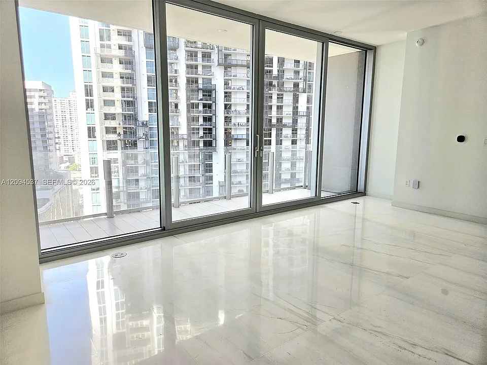 300 Biscayne Boulevard Way #2208W