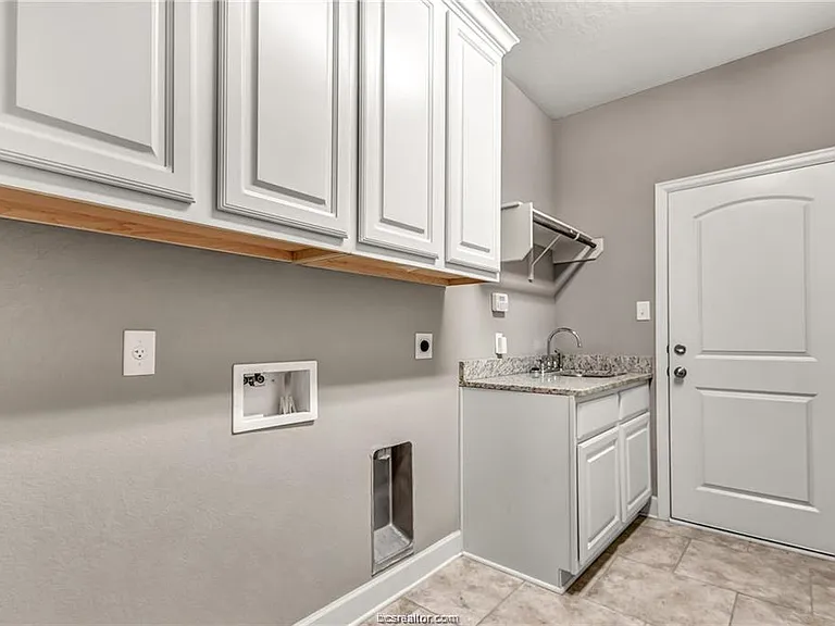 3461 Lockett Hall Cir — Photo 13