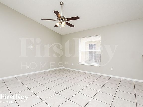 3rd image of 7442 Groveoak Dr