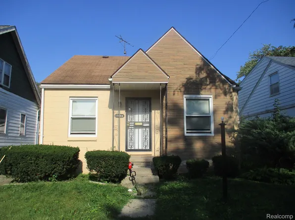 17450 Mackay Ave, Hamtramck, MI 48212