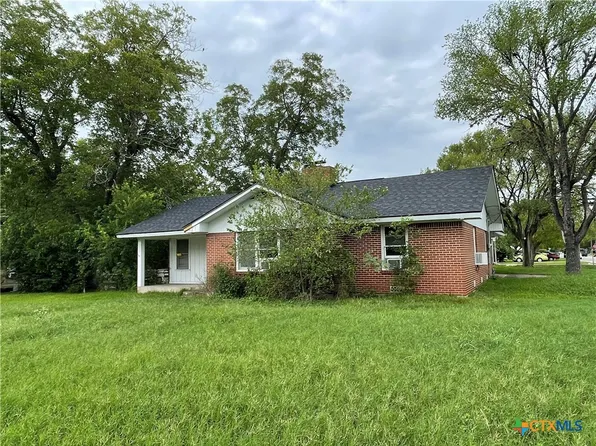 801 Morgan Rd, Cuero, TX 77954