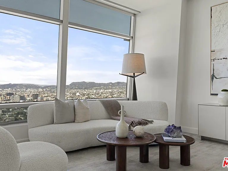 900 W Olympic Blvd #47G — Photo 30