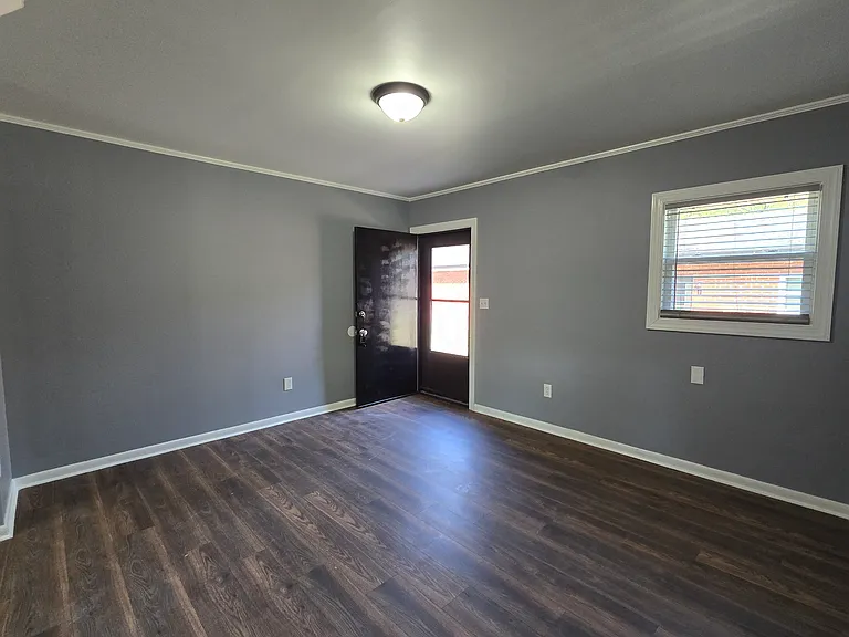 127 N 1st St #5 — Photo 9