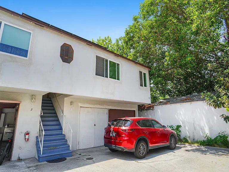 538 W Harvard St #B — Photo 2