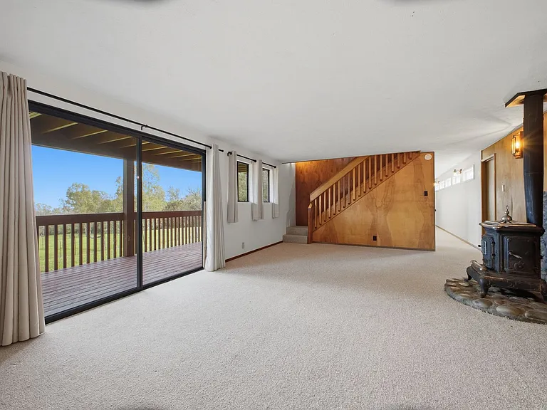 1015 Piiholo Rd — Photo 4