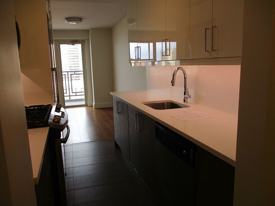 2nd image of 2800 Ocean Pkwy #22P