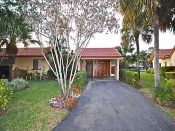 1st image of 16275 Laurel Dr
