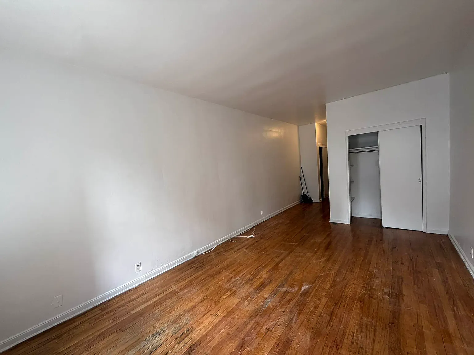 418 East 88th Street — Photo 2
