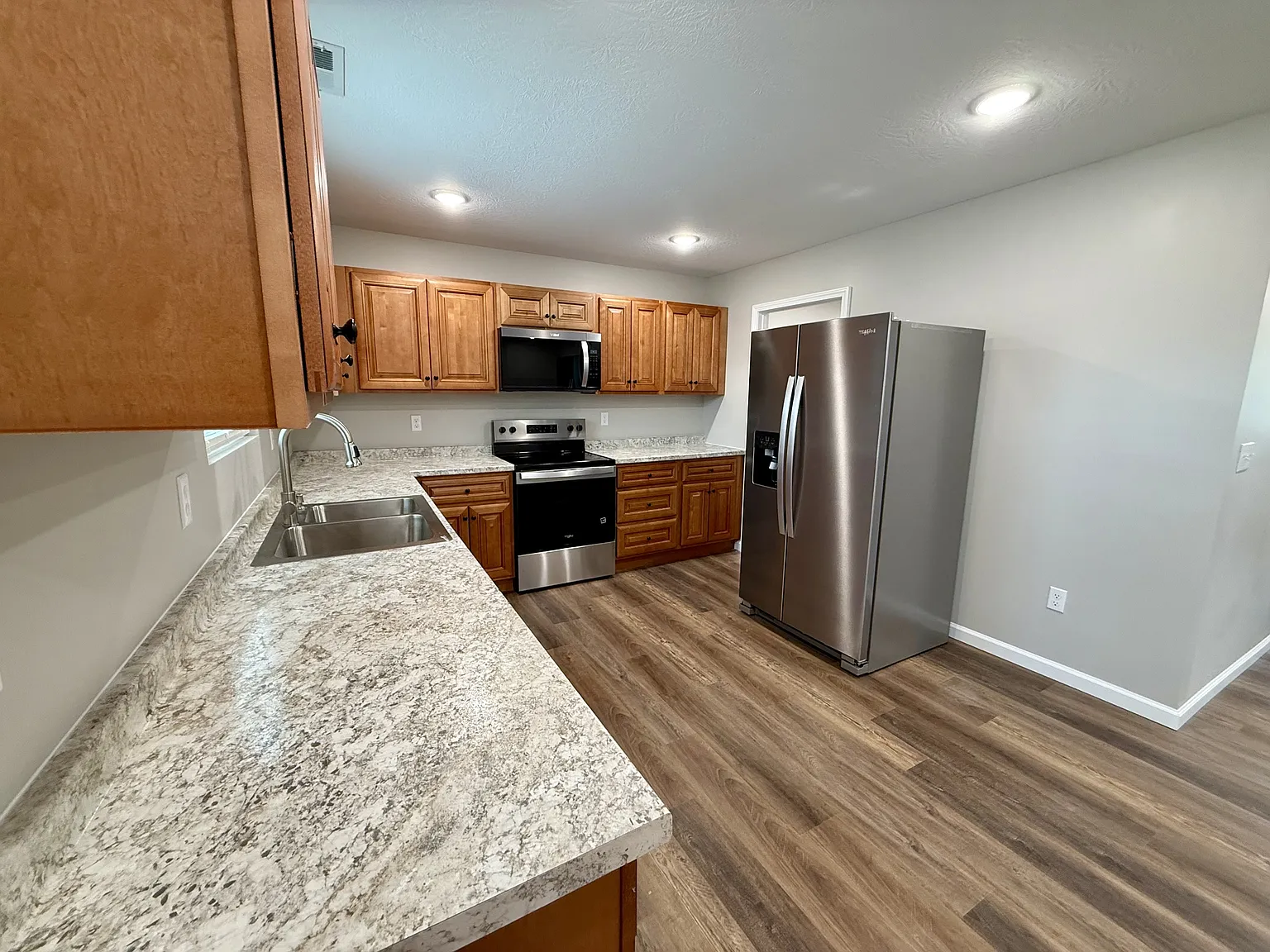 112 Todd St — Photo 3