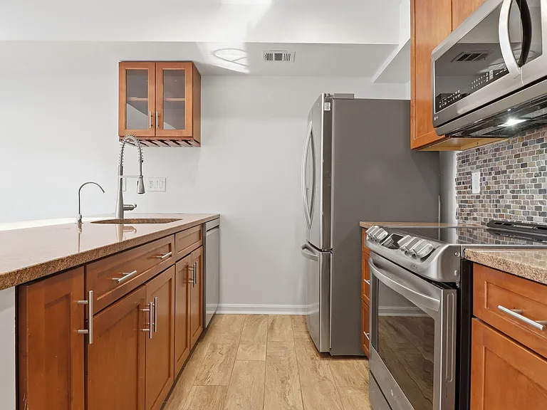 1029 N Stuart St #705 — Photo 2