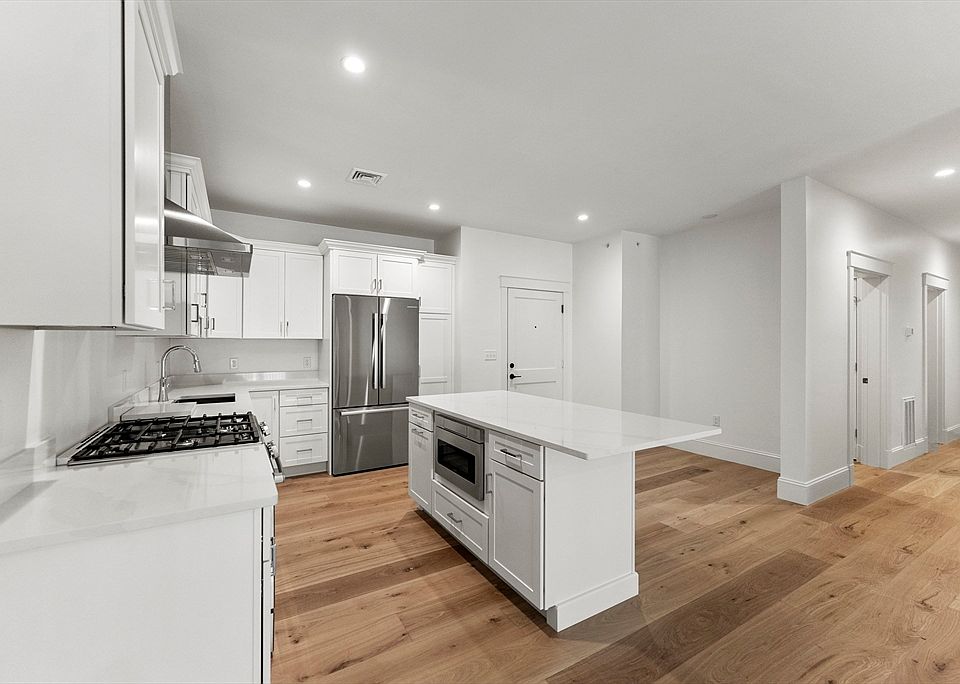 1st image of 134 Court St #4