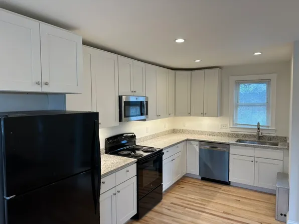 1478 Broadway St #2, South Portland, ME 04106