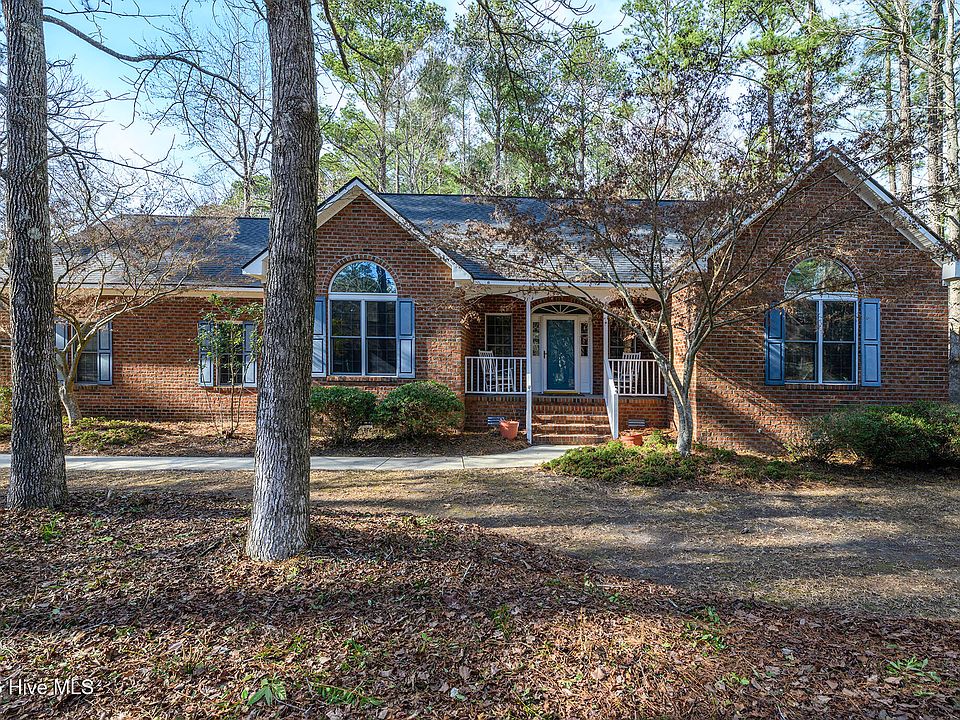 1st image of 119 Saint Andrews Circle