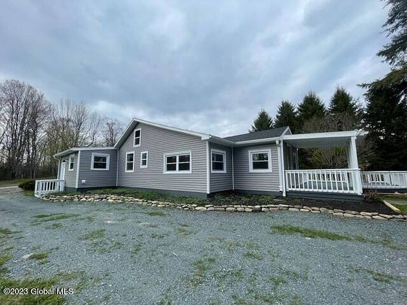 5th image of 1944 Plank Road