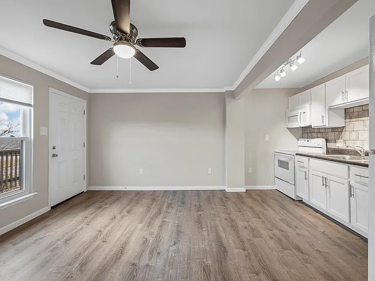 3398 High Ridge Blvd #10 — Photo 3