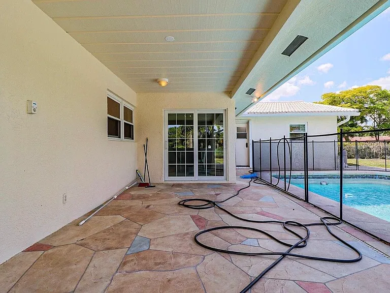 1329 NW 84th Dr — Photo 8