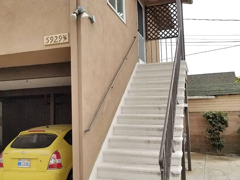 5929 Primrose Ave #3/4 — Photo 2