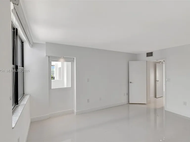 2333 Brickell Ave #305 — Photo 26