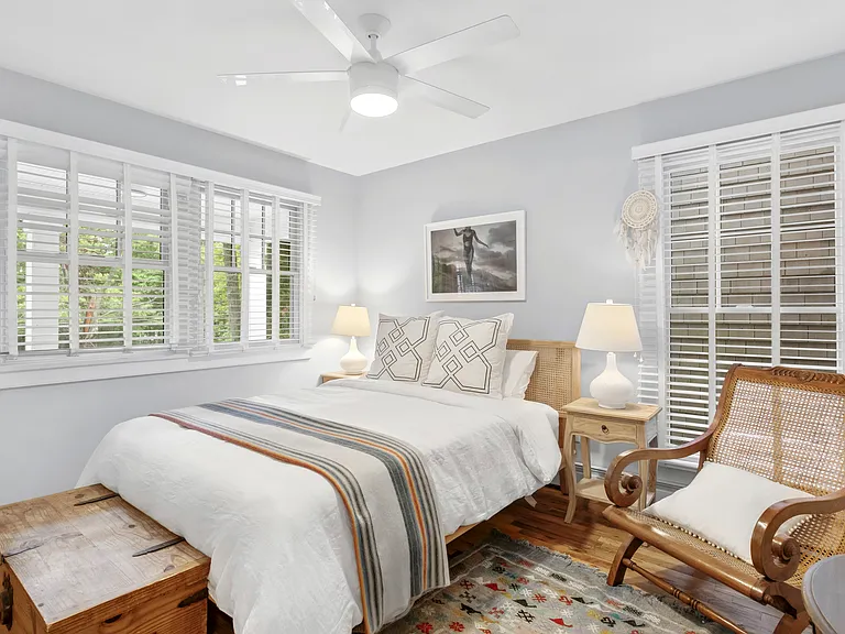 35 Kings Point Rd — Photo 6