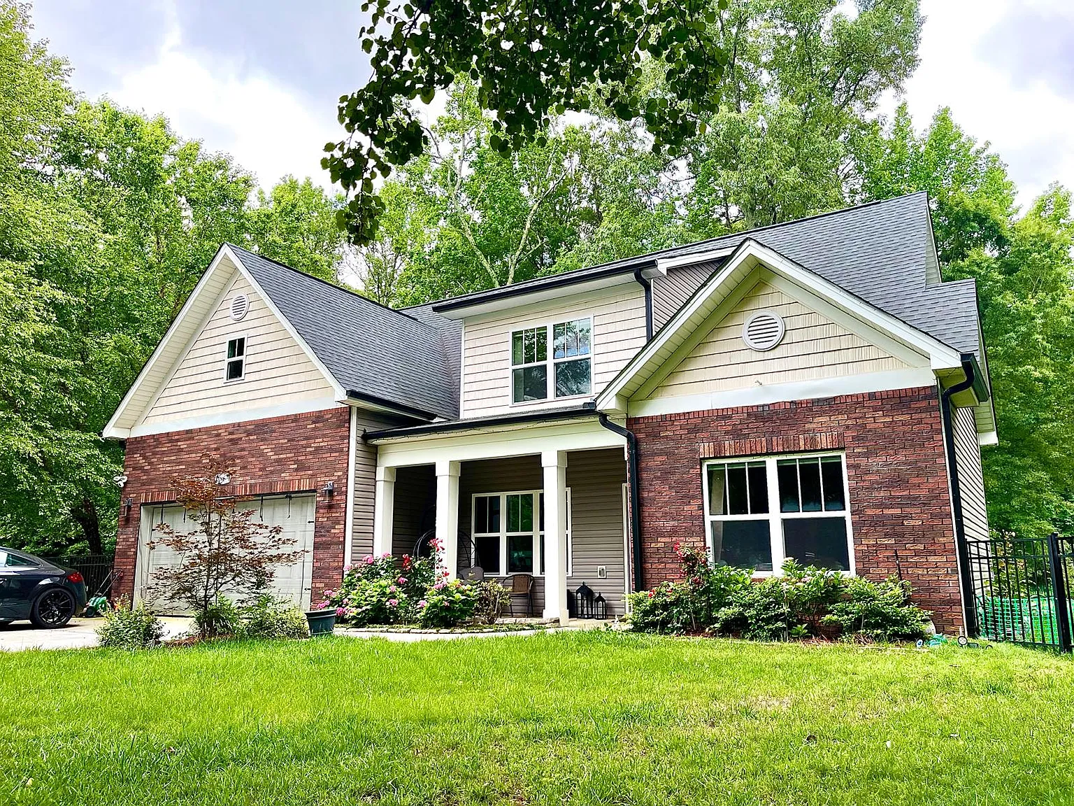 1004 Josey Ln — Photo 2