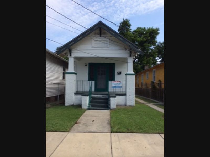 1st image of 2439 Aubry St