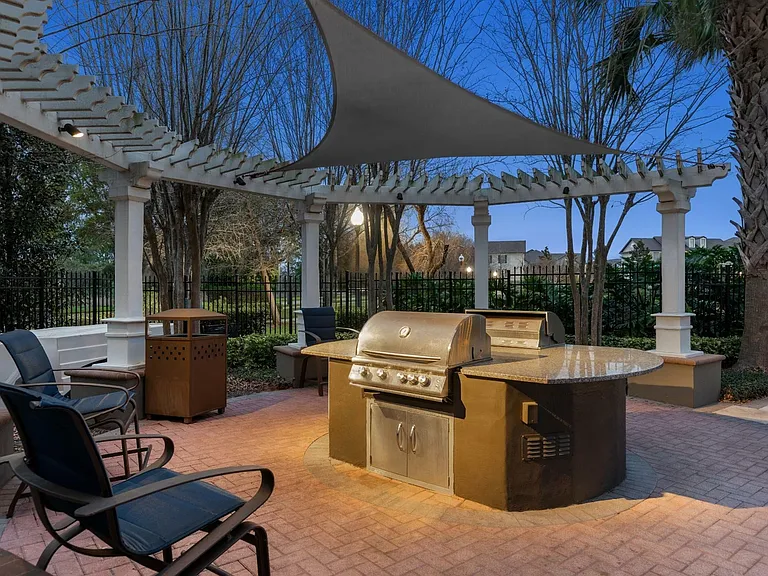 Village at Baldwin Park - Grilling Area