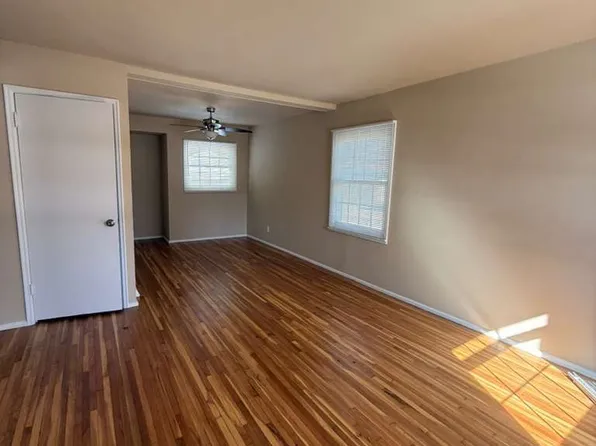 237 Cameron Rd, Saint Louis, MO 63137