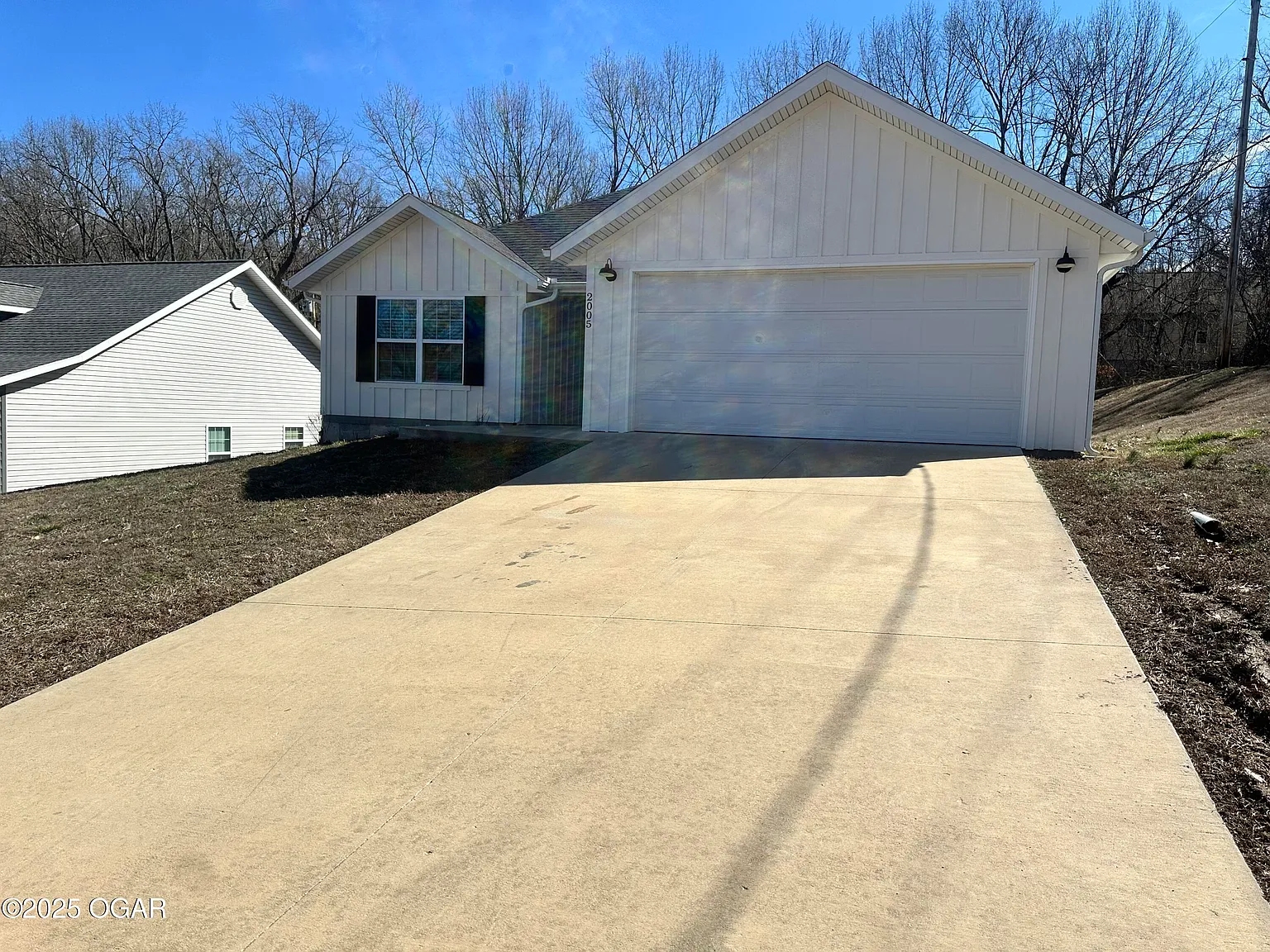 3 bed, 2.0 bath, 1516 sqft, $1,450 — Photo 2