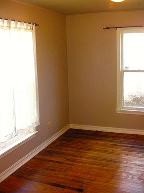 3rd image of 2136 NW 34th St