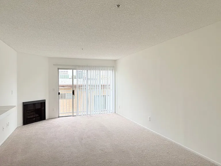 400 Westmoreland Apartments - Modern, approachable, city-living vibe — Photo 27
