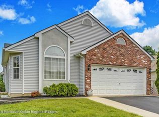 18 Winterton Dr, Toms River, NJ 08757
