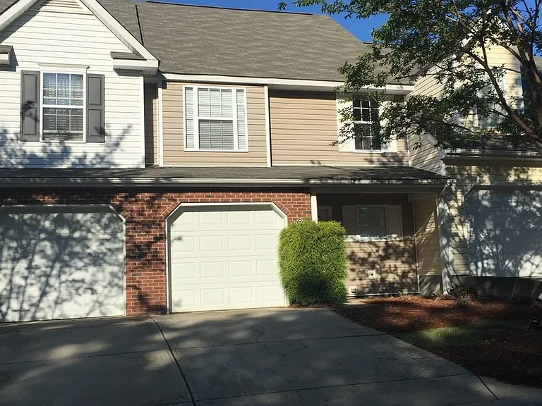 1364 Walnut Hill Dr — Photo 1
