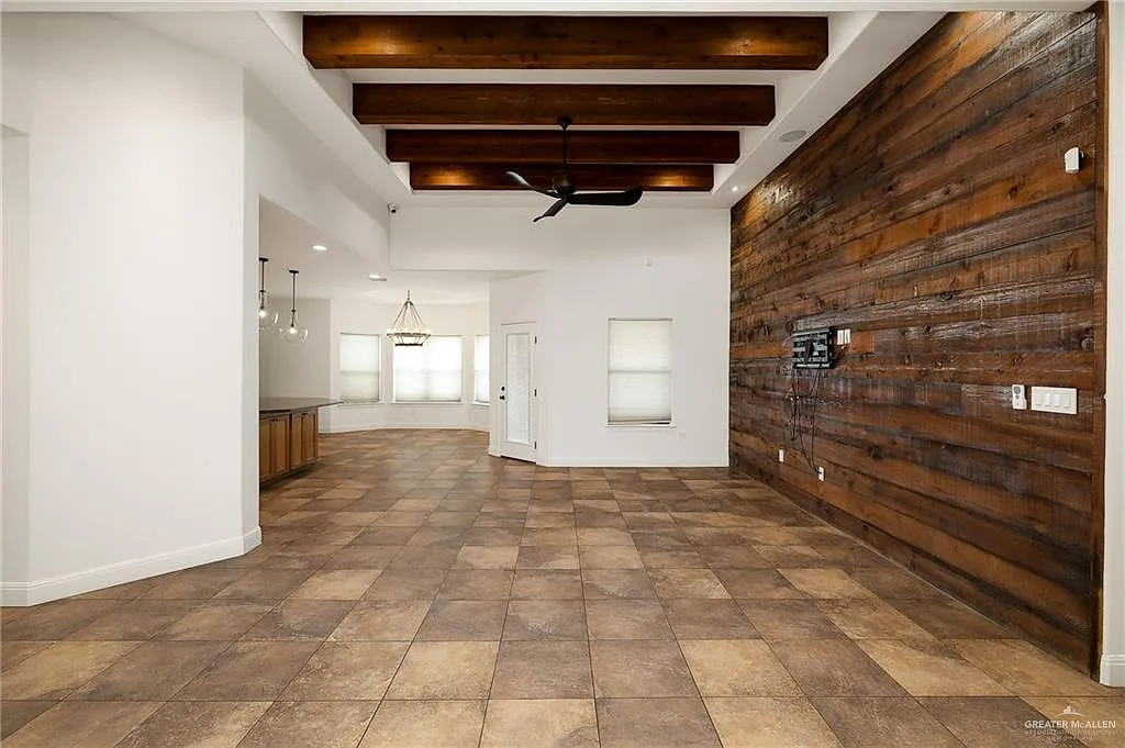 4 bed, 3.0 bath, 2472 sqft, $2,500 — Photo 4