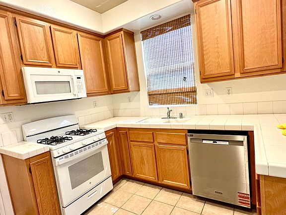 5th image of 3326 Hatten Ln