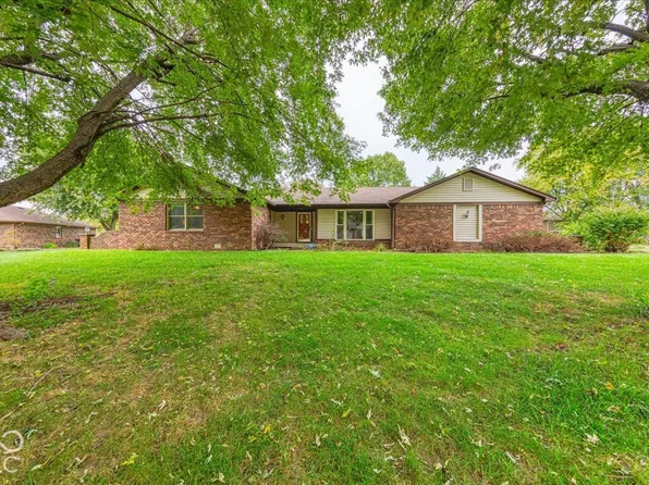 596 S Yeagy Ct, Greenwood, IN 46142