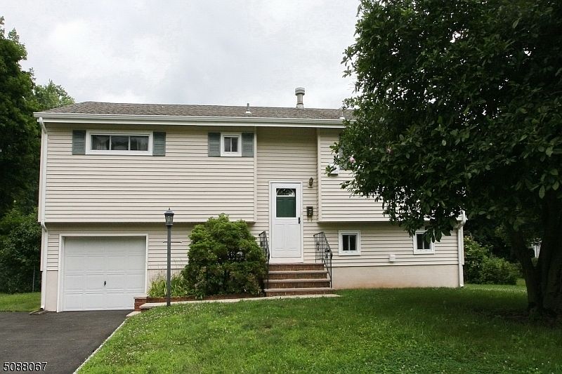 6 Woodmere St, Raritan, NJ 08869 Zillow