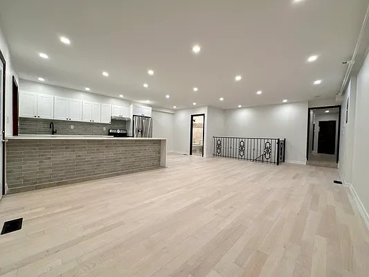 Rented by Compass | media 16