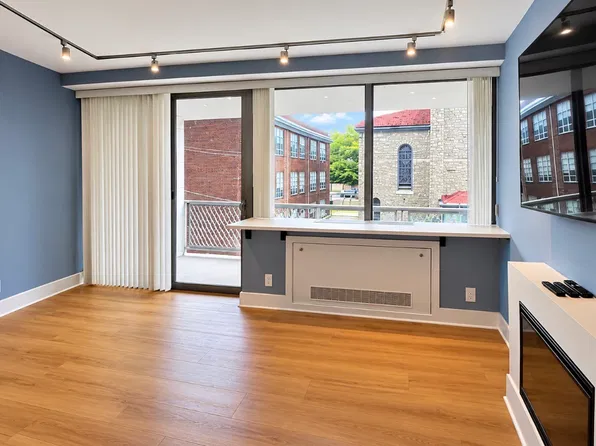 2401 Pennsylvania Ave, Philadelphia, PA