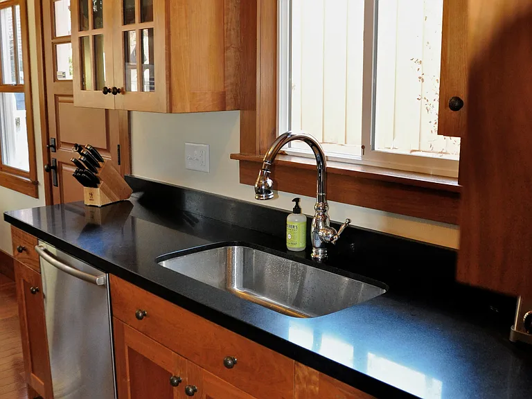 109 Woodside Ave — Photo 15