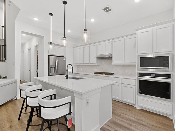 3rd image of 1162 Queensdown Way