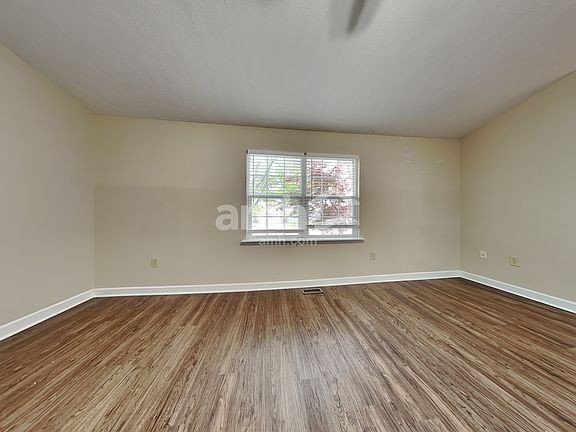 5th image of 627 Highpointe Blvd