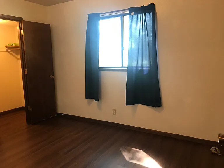 606 Cedar St — Photo 4